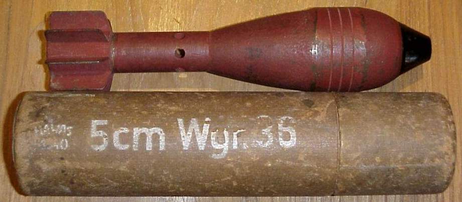 Photo 5 cm Wurfgranate Wgr.36 in cardboard container